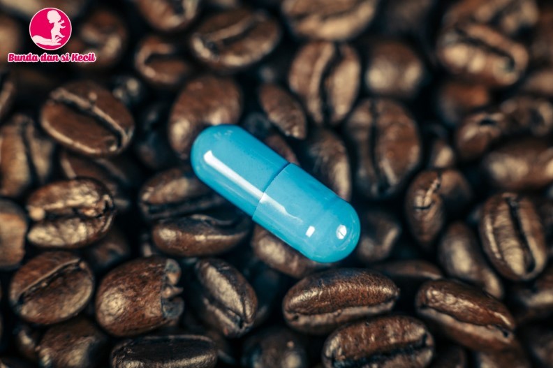 Bahaya Minum Kopi Setelah Minum Obat: Fakta yang Harus Diketahui Para Ibu